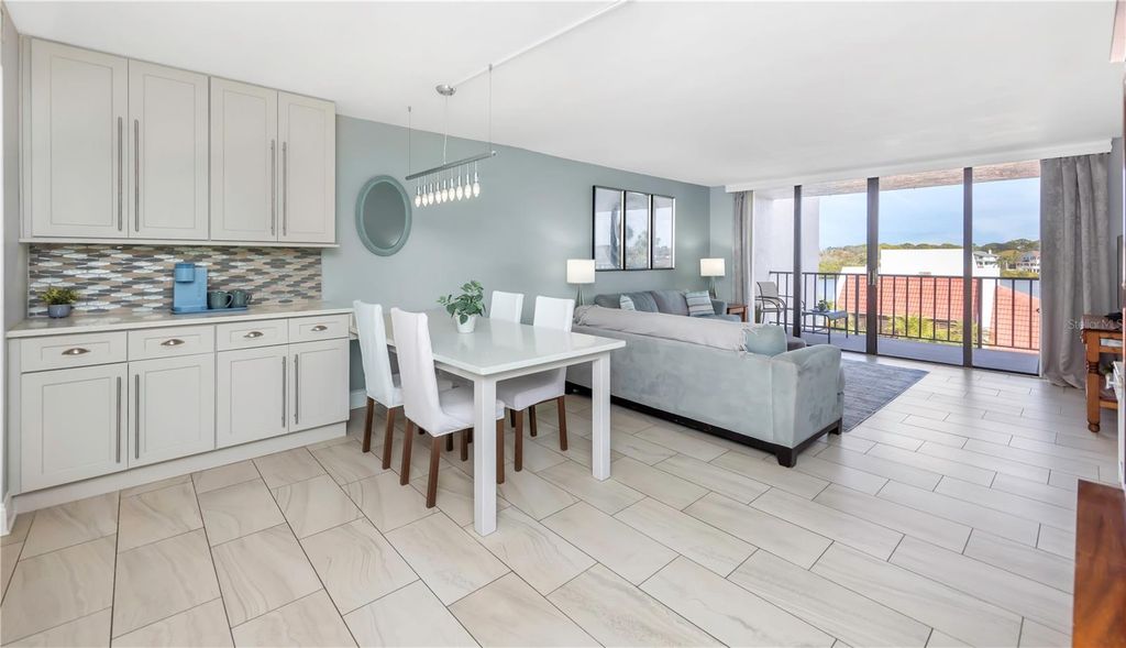 Image 11 of property listing at 19111 VISTA BAY DRIVE 304, Indian Shores, FL 33785