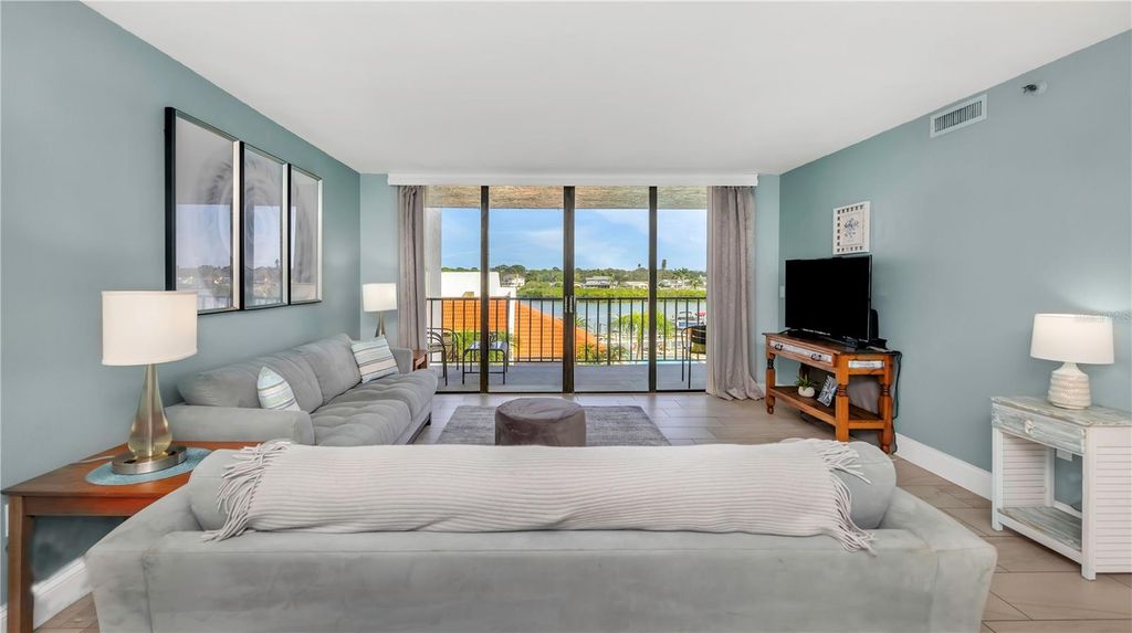 Image 17 of property listing at 19111 VISTA BAY DRIVE 304, Indian Shores, FL 33785