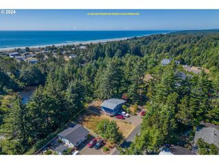 2118 Nw VIEWRIDGE Dr, Waldport, OR 97394