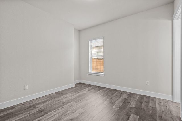 865 Limmer LOOP 811, Hutto, TX 78634