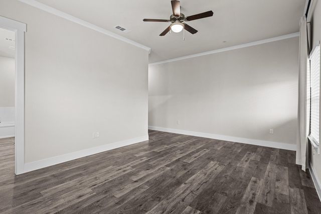 865 Limmer LOOP 811, Hutto, TX 78634