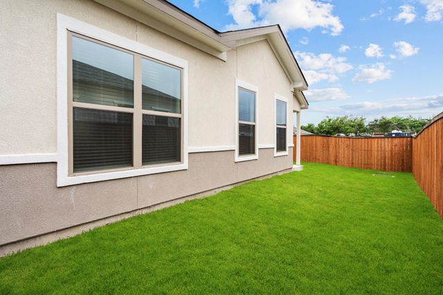 865 Limmer LOOP 811, Hutto, TX 78634