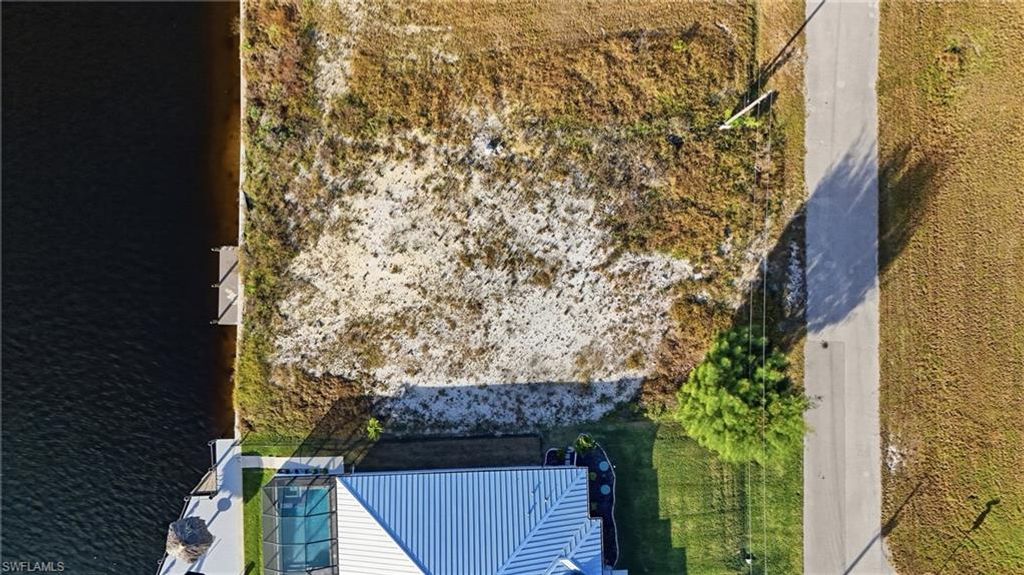 Image 11 of property listing at 3704 NW 10th ST, Cape Coral, FL 33993