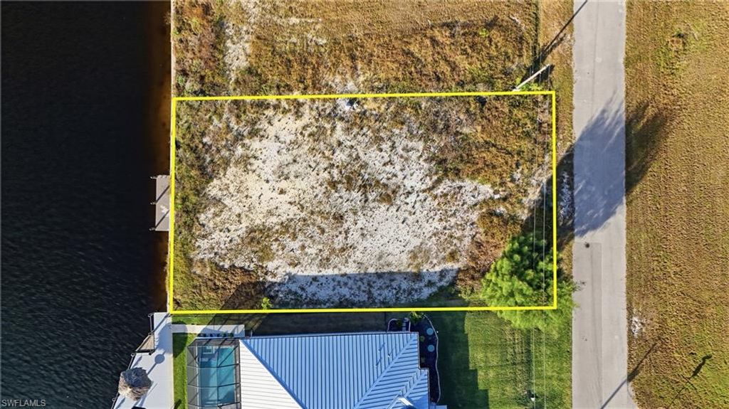 Image 12 of property listing at 3704 NW 10th ST, Cape Coral, FL 33993