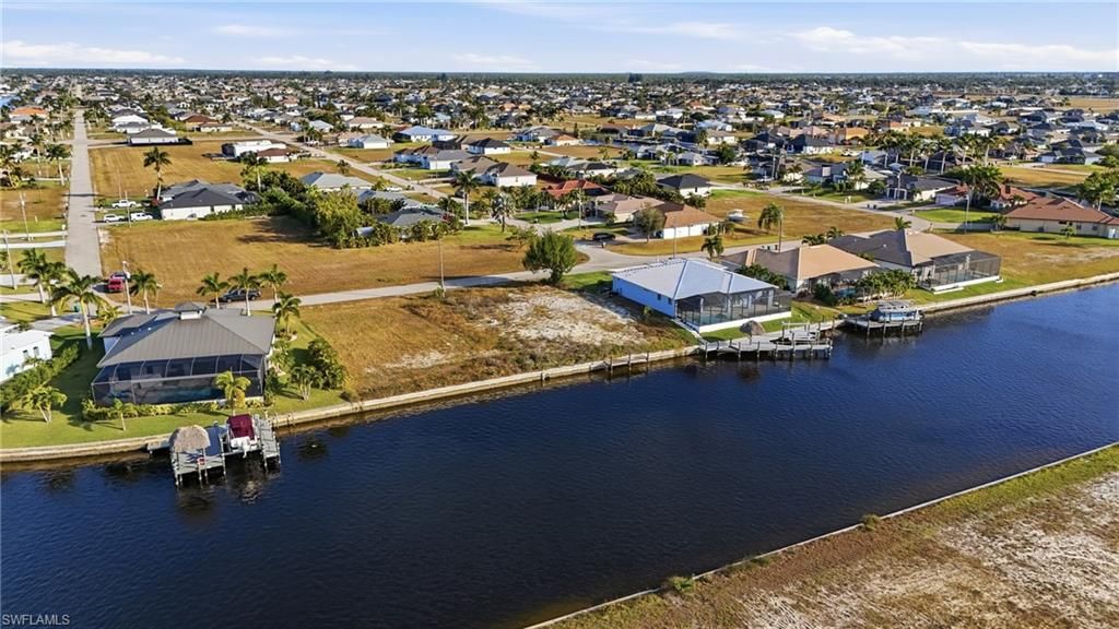 Image 15 of property listing at 3704 NW 10th ST, Cape Coral, FL 33993