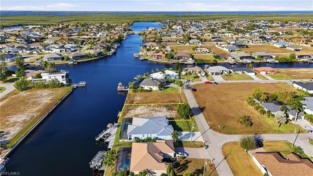 Image 20 of property listing at 3704 NW 10th ST, Cape Coral, FL 33993