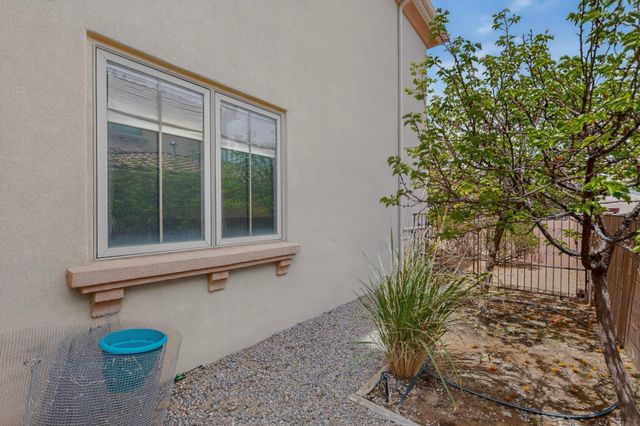 4505 Atherton Way NW, Albuquerque, NM 87120