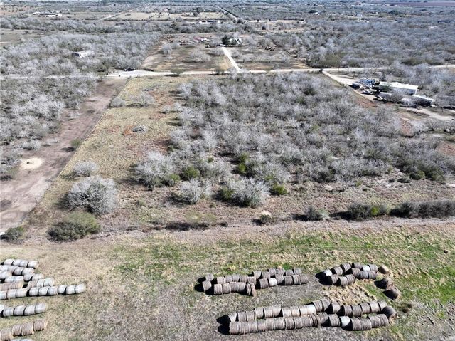 219 Nopal Dr, Beeville, TX 78102