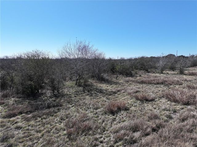 219 Nopal Dr, Beeville, TX 78102