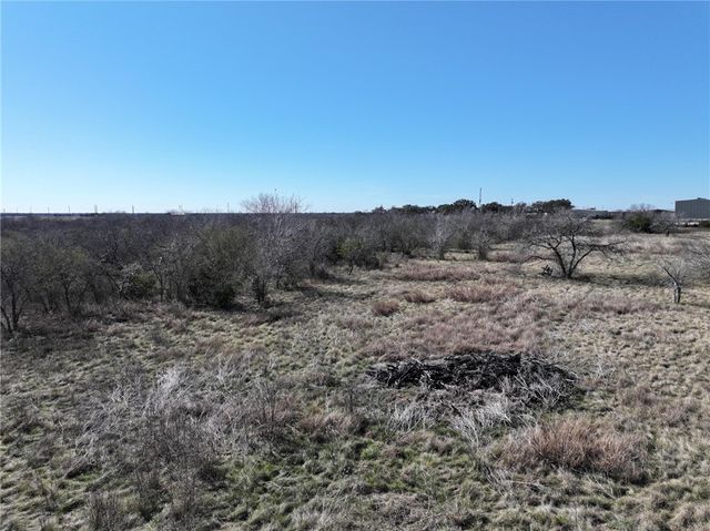 219 Nopal Dr, Beeville, TX 78102