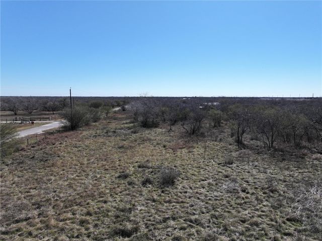 219 Nopal Dr, Beeville, TX 78102