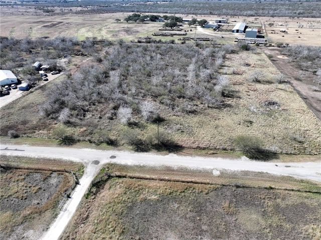 219 Nopal Dr, Beeville, TX 78102