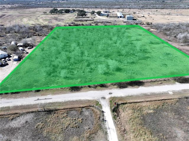 219 Nopal Dr, Beeville, TX 78102