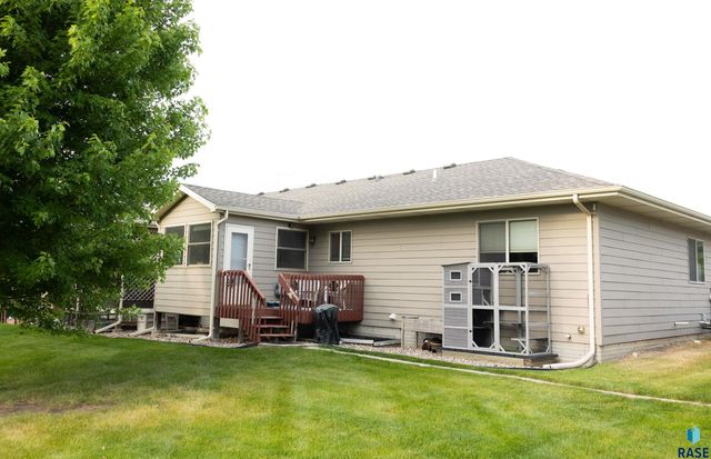 6707 S Witzke Ave, Sioux Falls, SD 57108
