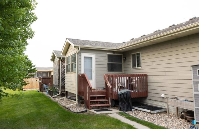 6707 S Witzke Ave, Sioux Falls, SD 57108