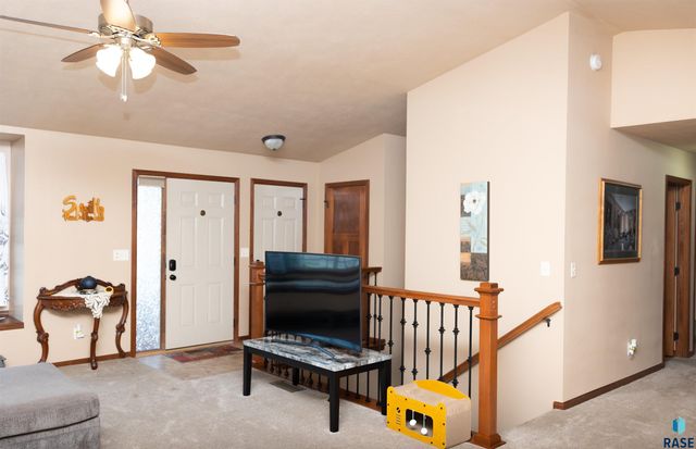6707 S Witzke Ave, Sioux Falls, SD 57108