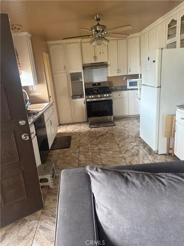 8634 Park 3, Bellflower, CA 90706