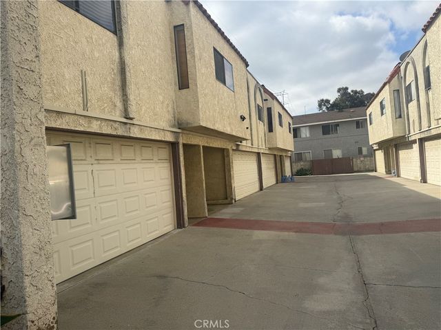 8634 Park 3, Bellflower, CA 90706