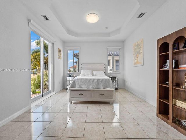 15383 SW 23rd Street, Miami, FL 33185