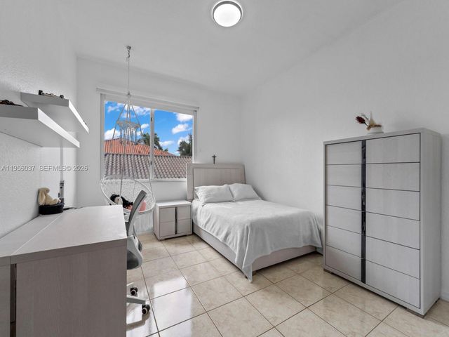 15383 SW 23rd Street, Miami, FL 33185