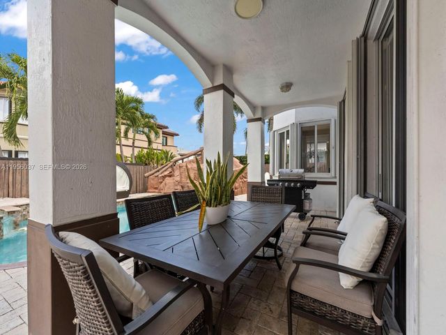 15383 SW 23rd Street, Miami, FL 33185