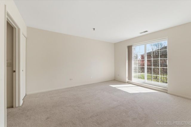 147 Hunt Club Drive 147, St. Charles, IL 60174