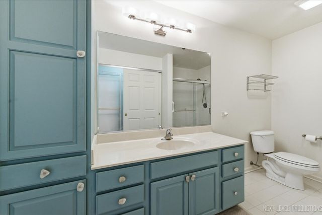 147 Hunt Club Drive 147, St. Charles, IL 60174