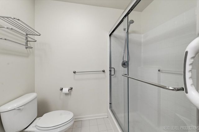 147 Hunt Club Drive 147, St. Charles, IL 60174