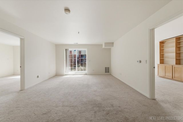 147 Hunt Club Drive 147, St. Charles, IL 60174