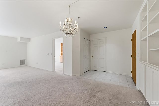 147 Hunt Club Drive 147, St. Charles, IL 60174