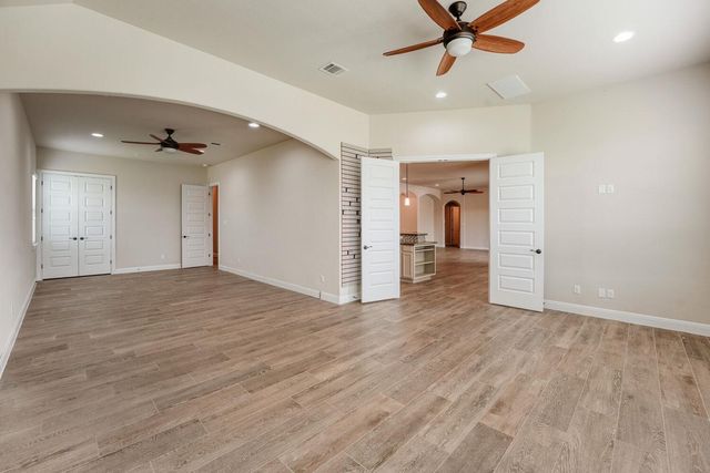 112 Haven CV, Hutto, TX 78634