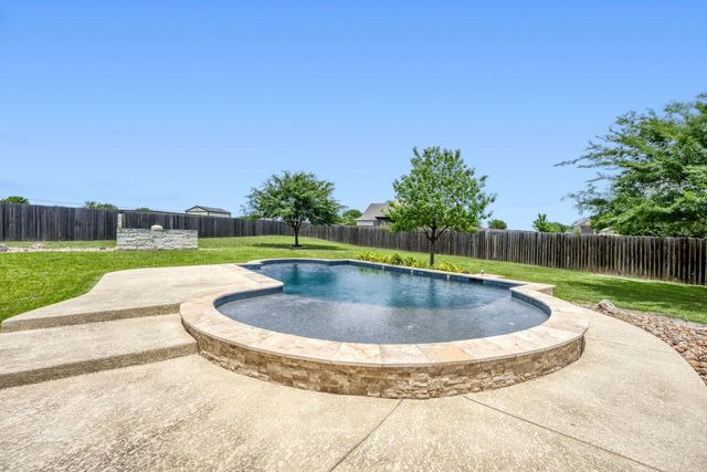 112 Haven CV, Hutto, TX 78634