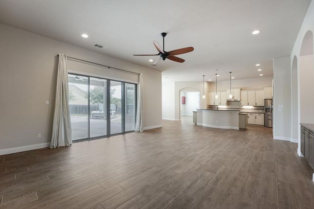 112 Haven CV, Hutto, TX 78634