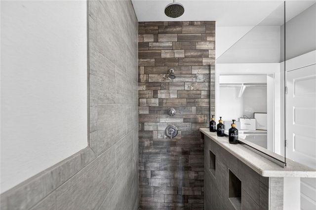 14890 Granada Dr 302, Corpus Christi, TX 78418