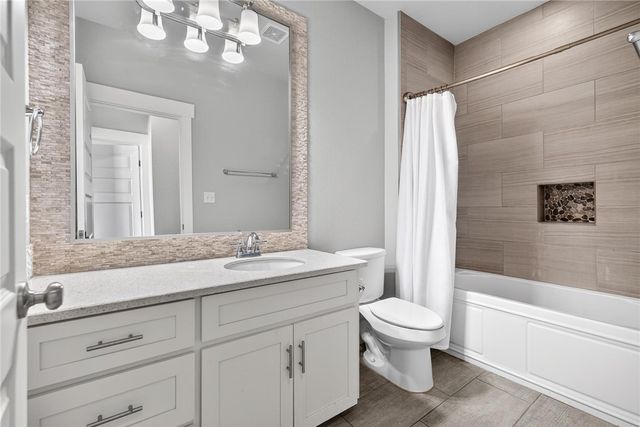 14890 Granada Dr 302, Corpus Christi, TX 78418