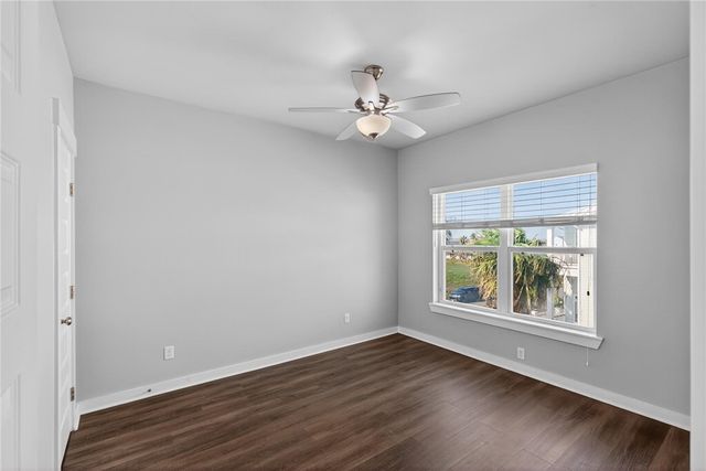 14890 Granada Dr 302, Corpus Christi, TX 78418