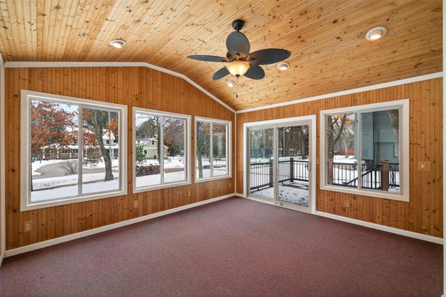 102 Woodridge Lane, Circle Pines, MN 55014