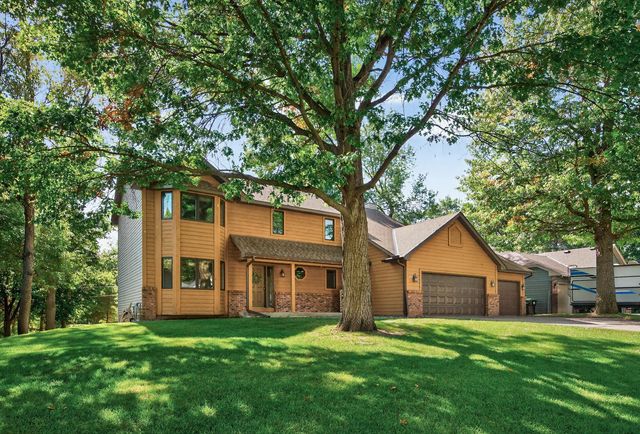 102 Woodridge Lane, Circle Pines, MN 55014