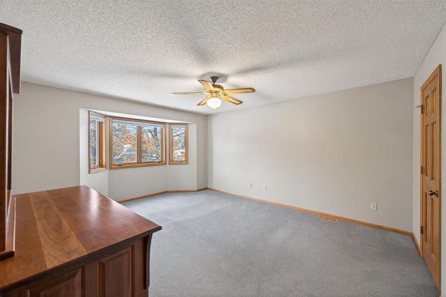 102 Woodridge Lane, Circle Pines, MN 55014
