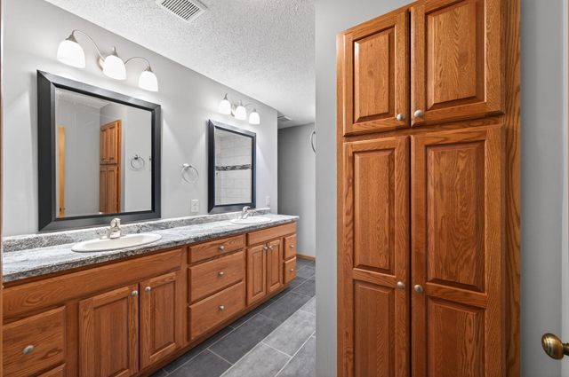 102 Woodridge Lane, Circle Pines, MN 55014