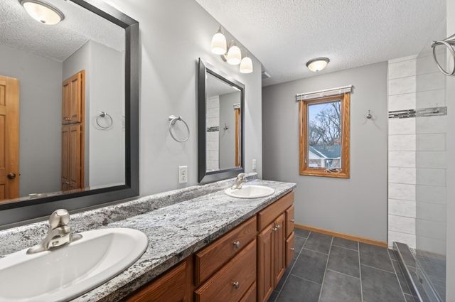 102 Woodridge Lane, Circle Pines, MN 55014