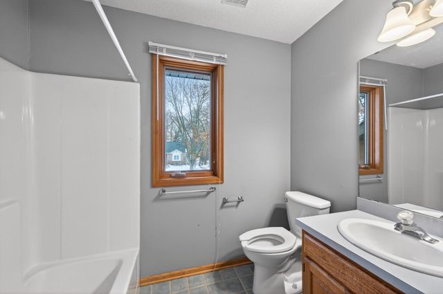 102 Woodridge Lane, Circle Pines, MN 55014