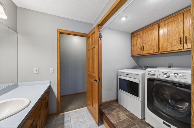 102 Woodridge Lane, Circle Pines, MN 55014