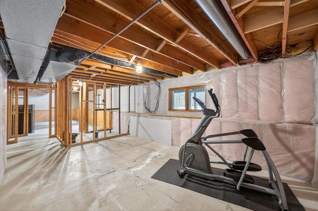 102 Woodridge Lane, Circle Pines, MN 55014