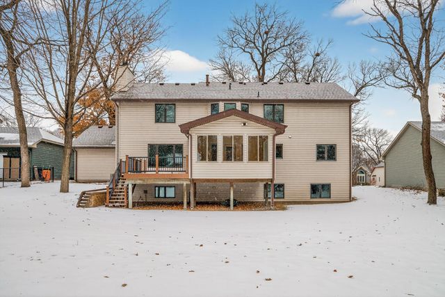 102 Woodridge Lane, Circle Pines, MN 55014