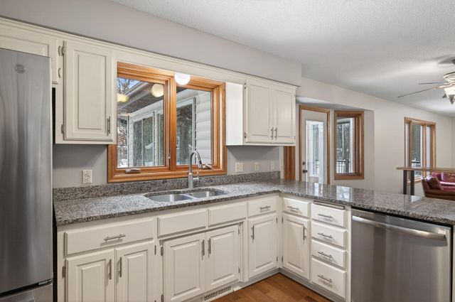 102 Woodridge Lane, Circle Pines, MN 55014