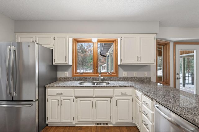 102 Woodridge Lane, Circle Pines, MN 55014