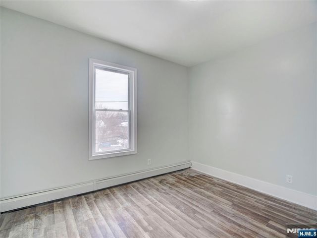 N 14 14th Street 7, East Orange, NJ 07017