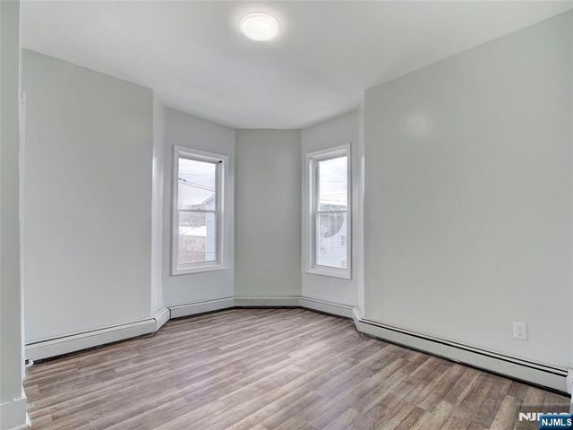 N 14 14th Street 7, East Orange, NJ 07017