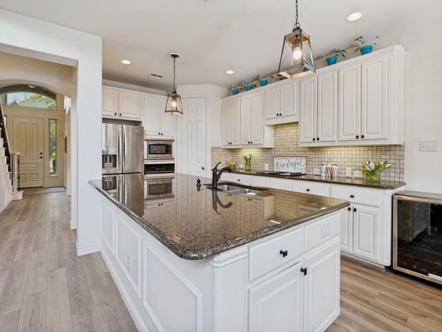 944 Excalibur Drive, Highland Village, TX 75077